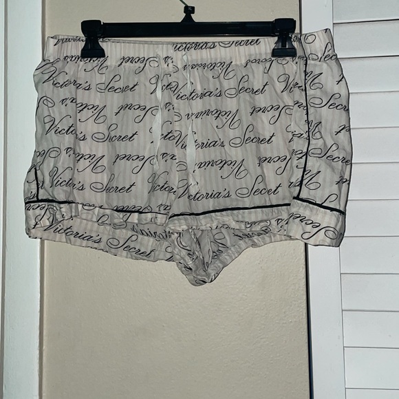 Victoria Secret Black/White Striped Pajama Short Set Size M - Picture 9 of 12